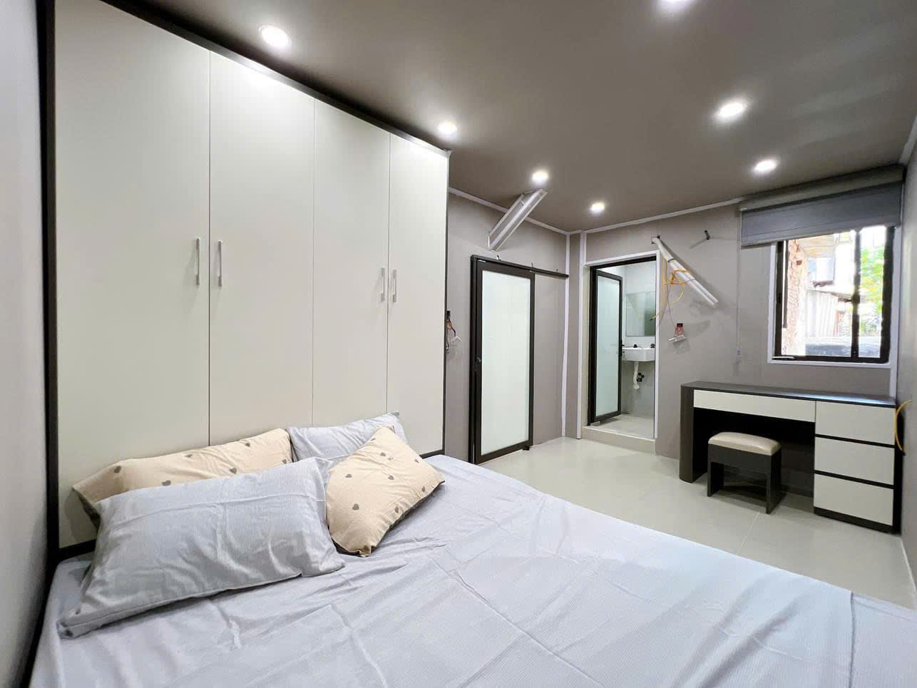 TOÀ CCMN SÁT PHỐ CẦU GIẤY 58M2 8T THANG MÁY MẶT TIỀN SIÊU RỘNG 8M 14 PHÒNG ĐÔI KHÉP KÍN CHỈ 15 TỶ - Ảnh 1
